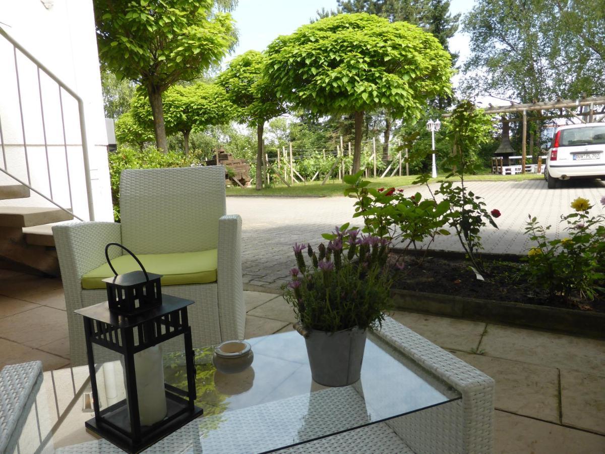 Gaestehaus Eschment Bissersheim Bagian luar foto