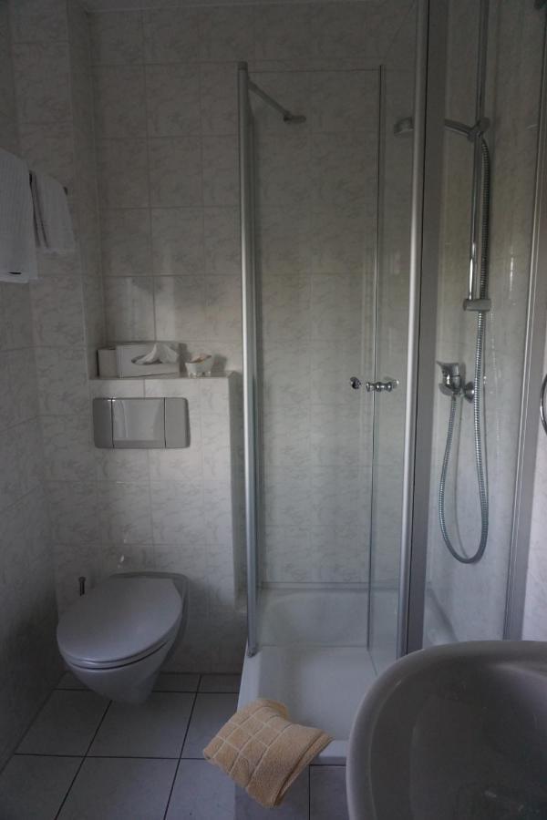 Gaestehaus Eschment Bissersheim Bagian luar foto