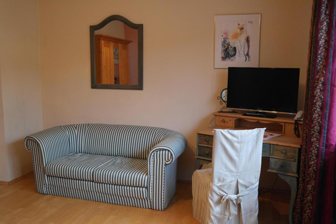Gaestehaus Eschment Bissersheim Bagian luar foto