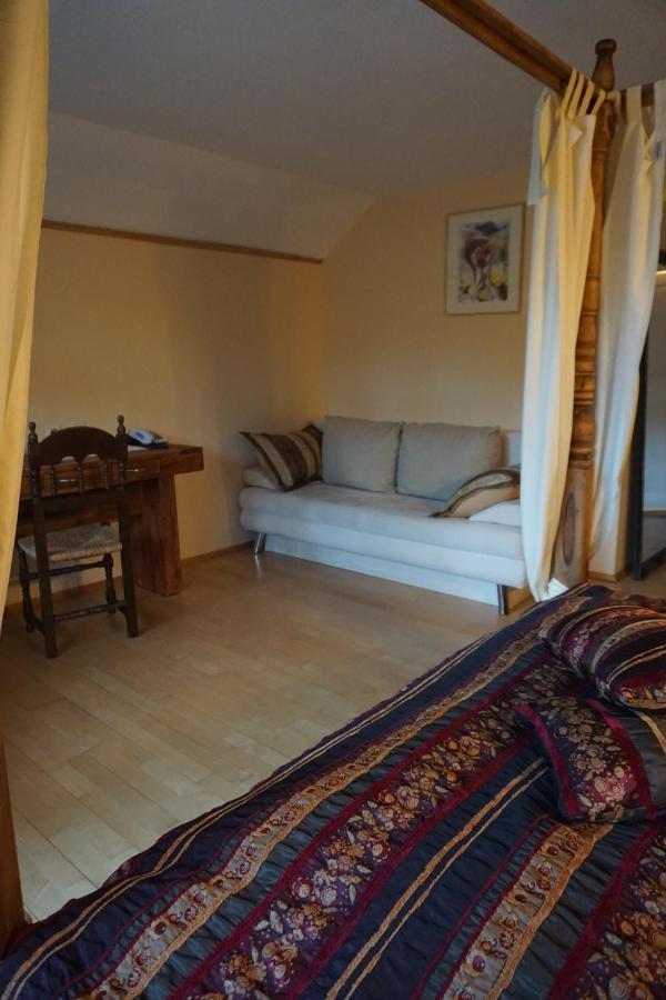 Gaestehaus Eschment Bissersheim Bagian luar foto